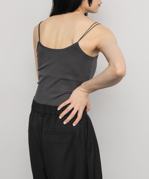 KBF（ケイビーエフ）の「スパゲティダブルストラップキャミソール（キャミソール・レディース・IVORY/CHARCOAL/BLACK・one）」の17枚目の写真