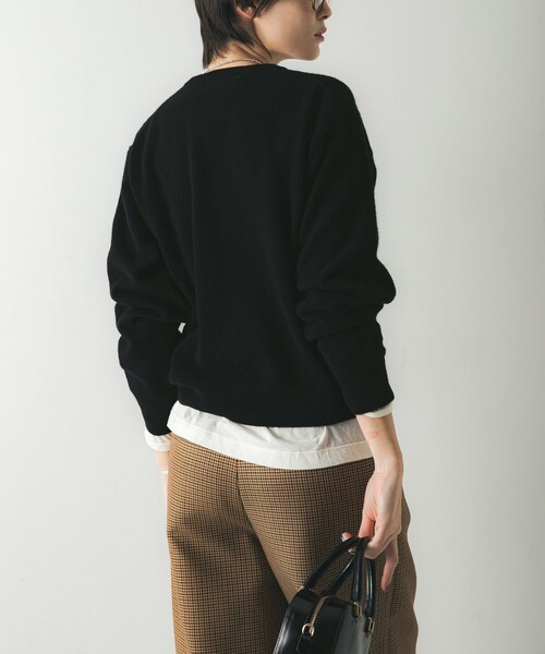 URBAN RESEARCH(アーバンリサーチ)の「ウール100 クルーネックソフトニット(ニット/セーター・レディース・OFF WHITE/BLUE/GRAY/BLACK・Free)」の17枚目の写真