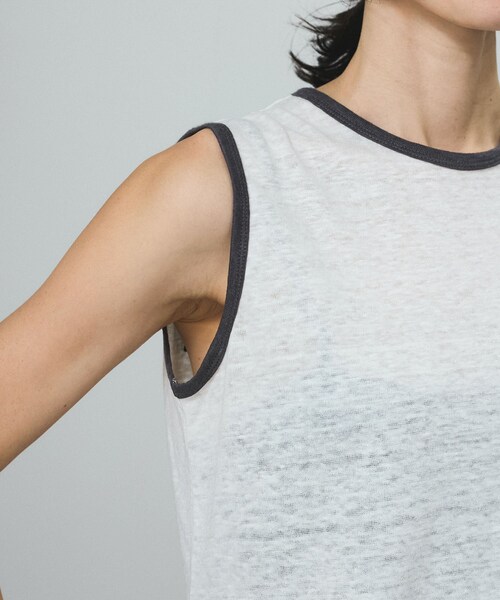 ADAM ET ROPE'(アダムエロペ)の「【J'aDoRe・店舗限定】【Batoner(バトナー) for SALON】別注リネンリンガーノースリーブ(タンクトップ・レディース・ホワイト系/ベージュ系/サックス・F)」の15枚目の写真