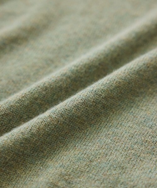 ADAM ET ROPE'（アダムエロペ）の「【extreme cashmere（エクストリーム・カシミア）】ella ニットカーディガン（カーディガン/ボレロ・レディース・グリーン系/カーキ系・F）」の22枚目の写真