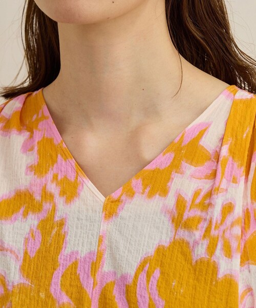 ROPE'（ロペ）の「【DEVEAUX（デヴォー）】別注ボカシフラワーボリュームスリーブブラウス/洗える（シャツ/ブラウス・レディース・ブラウン系/オレンジ系・F）」の19枚目の写真