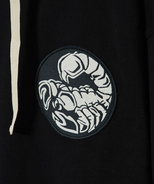 ADAM ET ROPE'（アダムエロペ）の「MENS【JIL SANDER】HOODIE SWEATSHIRT（パーカー・メンズ・ブラック・L/M）」の7枚目の写真