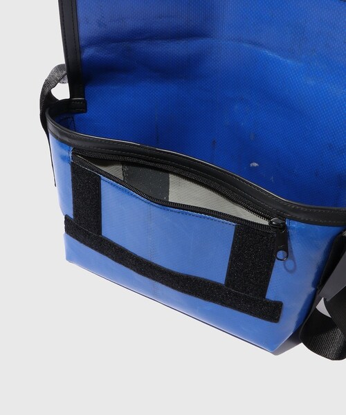 ADAM ET ROPE'（アダムエロペ）の「【Etudes Studio/エチュードストゥディオ】HAWAI FIVE-O（ショルダーバッグ・メンズ・ブルー系・F）」の7枚目の写真