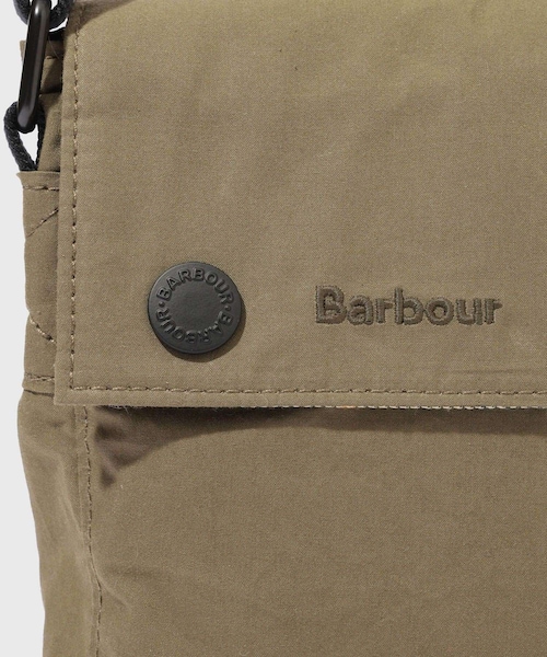 ADAM ET ROPE'(アダムエロペ)の「《別注》【Barbour/バブアー】EX TRANSPORT CROSSBODY BAG(ショルダーバッグ・メンズ・ブラック/カーキ・F)」の10枚目の写真