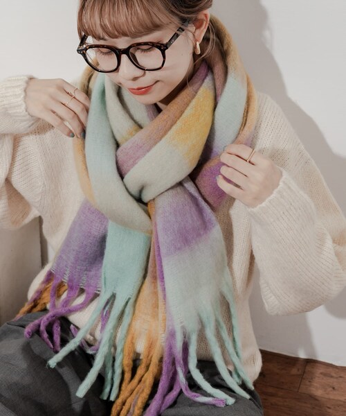 SMELLY（スメリー）の「ボリュームチェックマフラー（マフラー・レディース・PPL/BLU・-）」の3枚目の写真