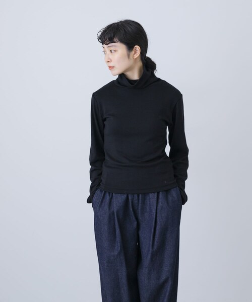 かぐれ(カグレ)の「HAVERSACK ウールフライスタートルネックシャツ(ニット/セーター・レディース・White/Black・1)」の3枚目の写真