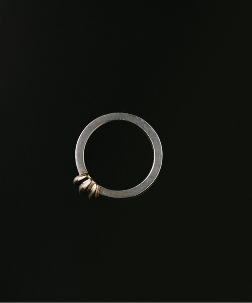 ADAM ET ROPE'（アダムエロペ）の「【VINTAGE JEWELRY】グルーブドウィズ　リングコンビ750 #12（リング・メンズ・シルバー・F）」の4枚目の写真