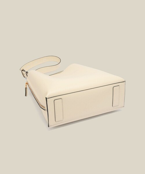 ROPE'（ロペ）の「【E'POR】Y BAG Shoulder Large【通勤】【A4対応】（ショルダーバッグ・レディース・ライトグレー/キナリ・F）」の13枚目の写真