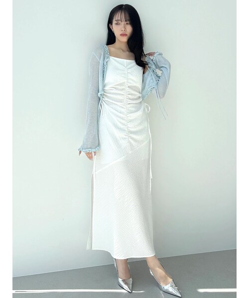 CALNAMUR（カルナムール）の「カットアウトギャザーキャミワンピース（ワンピース・レディース・ホワイト/ミックス・F）」の3枚目の写真