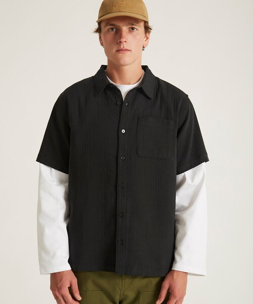Saturdays NYC（サタデーズ ニューヨークシティ ）の「Bruce Double Layer Crinkle Short Sleeve Shirt（シャツ/ブラウス・メンズ・ブラック/オフホワイト・L/M/S/XL/XS）」の19枚目の写真