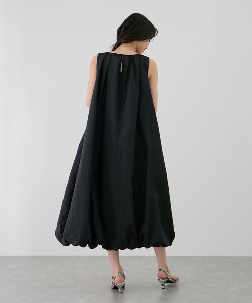 Jayro（ジャイロ）の「ノースリーブバルーンワンピース（ワンピース・レディース・ブラック/ベージュ/カーキ・F）」の11枚目の写真