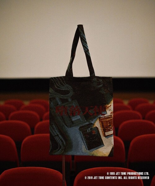 ADAM ET ROPE'（アダムエロペ）の「【天使の涙 × 10Culture for ADAM ET ROPE'】Fallen Angels TOTE BAG（トートバッグ・レディース・ブラック・F）」の4枚目の写真
