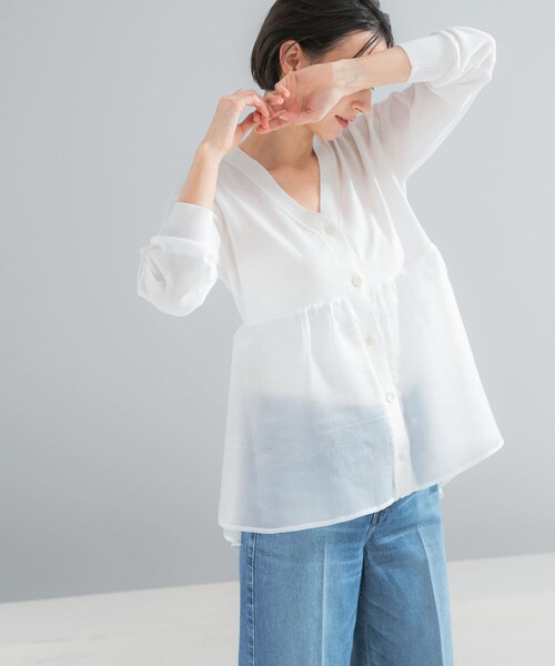 URBAN RESEARCH ROSSO（アーバンリサーチロッソ）の「『WEB限定』ドッキングペプラムカーディガン（ニット/セーター・レディース・SAX/BLACK/MUSCAT/WHITE・Free）」の2枚目の写真