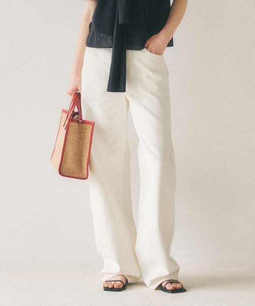 ROPE'（ロペ）の「【ROHE（ローエ）】RELAXED FIT WHITE DENIM｜デニムパンツ（デニムパンツ・レディース・ホワイト・36/38）」の18枚目の写真