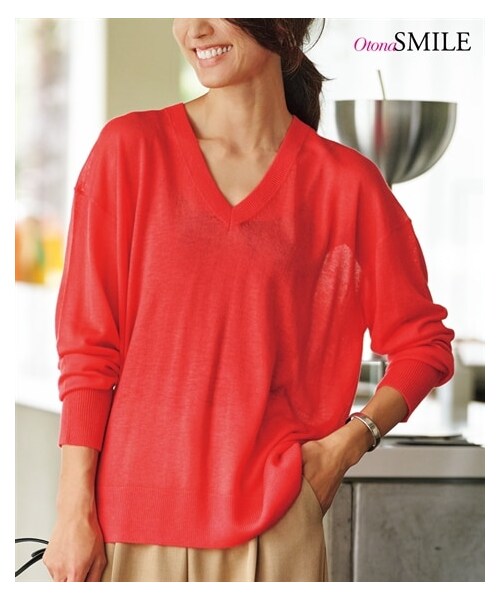 nissen（ニッセン）の「Vネックシアーニットプルオーバー【OtonaSMILE】（ニット/セーター・レディース・ベージュ/レッドオレンジ・M/L/LL/3L/4L/5L）」の2枚目の写真