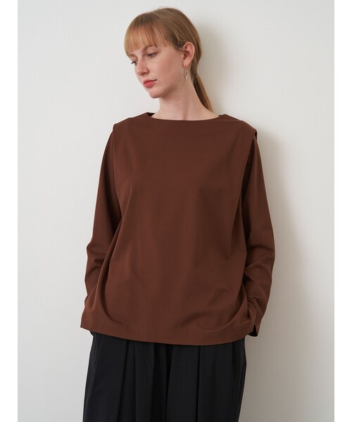 ELENDEEK（エレンディーク）の「SHOULDER TUCK CS（Tシャツ/カットソー・レディース・オフホワイト/ブラック/ブラウン・F）」の12枚目の写真