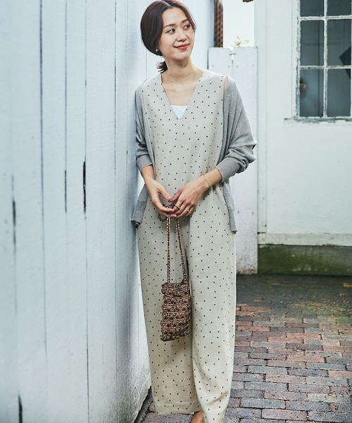 URBAN RESEARCH DOORS(アーバンリサーチドアーズ)の「リネンレーヨンドットオールインワン(サロペット/オーバーオール・レディース・NATURAL/BLACK・S/M)」の2枚目の写真