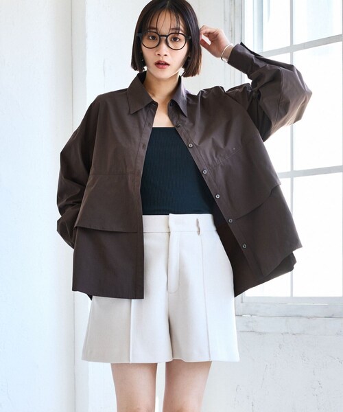 VIS(ビス)の「裾ティアードオーバーシャツ/UVケア・イージーケア(シャツ/ブラウス・レディース・ホワイト/ダークブラウン/ライトグリーン/サックス・F)」の11枚目の写真