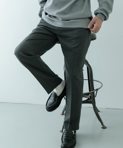 ITEMS URBANRESEARCH(アイテムズ アーバンリサーチ)の「ガンクラブチェック テーパードパンツ(その他パンツ・メンズ・BLK/BEG/BRN・M/L)」の8枚目の写真