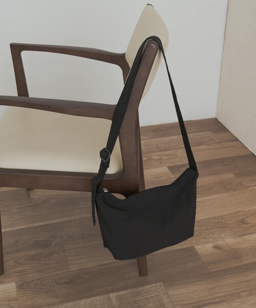 URBAN RESEARCH DOORS(アーバンリサーチドアーズ)の「ウォッシャブルミニショルダー(ショルダーバッグ・レディース・BEIGE/BLACK・one)」の4枚目の写真