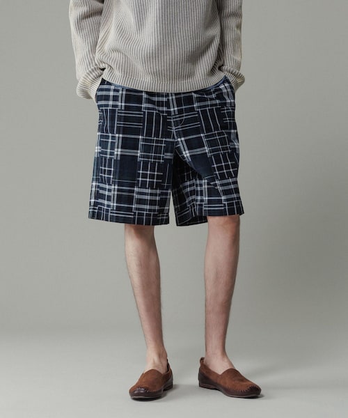 ADAM ET ROPE'(アダムエロペ)の「パッチワーク マドラスチェック ワイド イージーショーツ / セットアップ対応(その他パンツ・メンズ・ホワイト系/ネイビー系/レッド系・L/M)」の1枚目の写真