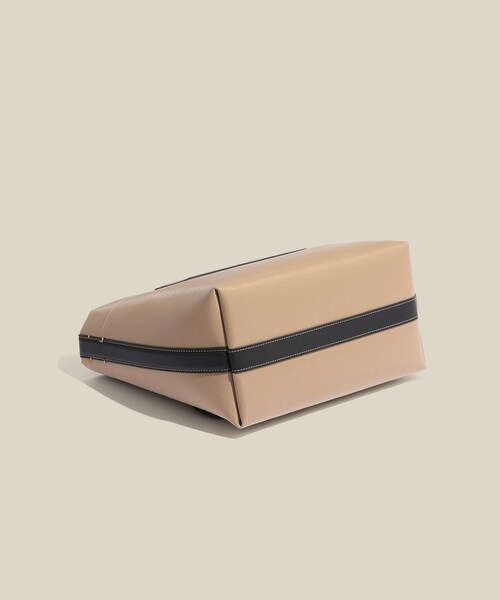 ROPE'（ロペ）の「【E'POR】BOAT BAG Medium/撥水・軽量・26SS新色（トートバッグ・レディース・ブラック/ベージュ・F）」の13枚目の写真