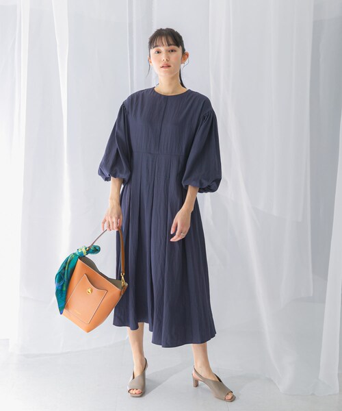 URBAN RESEARCH ROSSO（アーバンリサーチロッソ）の「ボリュームスリーブタックワンピース（ワンピース・レディース・NAVY/LIME・FREE）」の12枚目の写真
