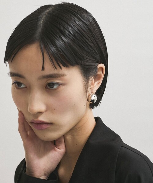 ADAM ET ROPE'（アダムエロペ）の「LES BIJOUX メタルボールピアス（ピアス（両耳用）・レディース・ゴールド/シルバー・F）」の4枚目の写真