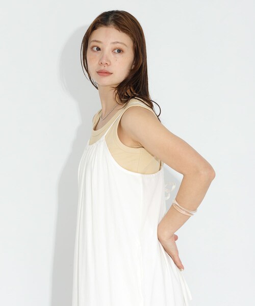 URBAN RESEARCH Sonny Label（アーバンリサーチサニーレーベル）の「シフリーコットンキャミワンピース（ワンピース・レディース・ブラウン/ブラック/オフ・FREE）」の6枚目の写真