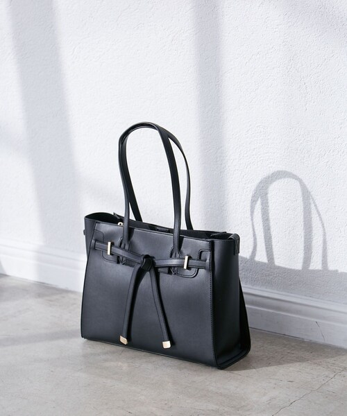 VIS（ビス）の「【A4収納】フラップタイトートバッグ（トートバッグ・レディース・ブラック/キナリ/ベージュ系・F）」の11枚目の写真