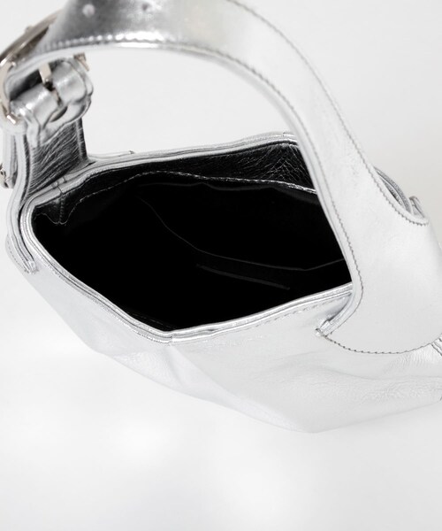 URBAN RESEARCH（アーバンリサーチ）の「NOMADIS　LEE（ハンドバッグ・レディース・SILVER・-）」の9枚目の写真