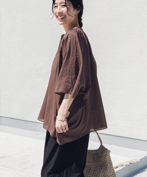 URBAN RESEARCH DOORS(アーバンリサーチドアーズ)の「コットンボイルロールアップスリーブブラウス(シャツ/ブラウス・レディース・ORANGE/BROWN/GREEN/NAVY・Free)」の10枚目の写真