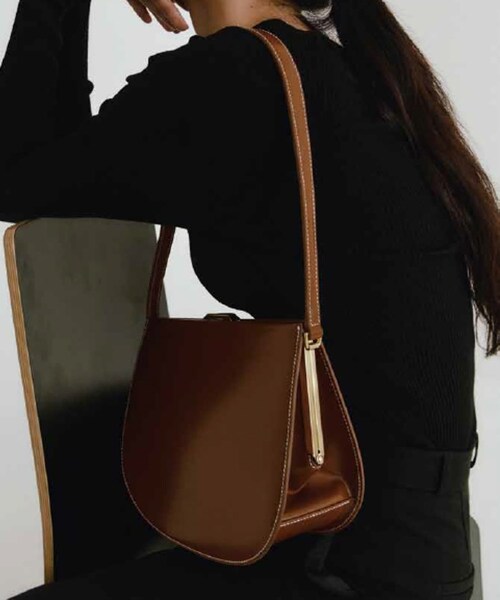 URBAN RESEARCH ROSSO（アーバンリサーチロッソ）の「LUMEN　LUNE FORME BAG（ハンドバッグ・レディース・softblack/cognac brn・FREE）」の2枚目の写真
