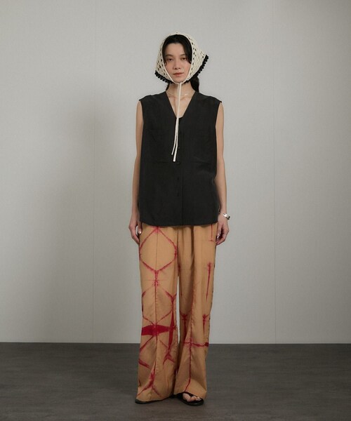 ADAM ET ROPE'（アダムエロペ）の「クロシェバブーシュカ/スカーフ（バンダナ/スカーフ・レディース・ブラック/オフホワイト・F）」の5枚目の写真