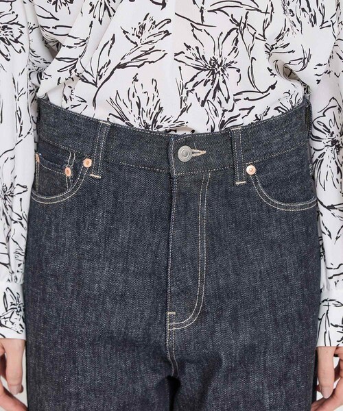 ROPE'(ロペ)の「ストレッチデニムストレートパンツ(デニムパンツ・レディース・ネイビー/ブルー・36/38/40)」の20枚目の写真