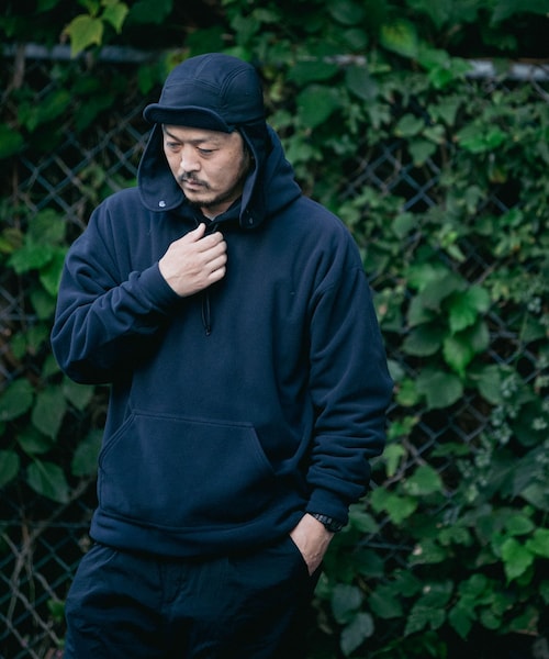 URBAN RESEARCH（アーバンリサーチ）の「WILDTHINGS×LAKE SEEKERS　POLARTEC DRAWSTRING HOOD（パーカー・メンズ・Black・M/L/XL）」の6枚目の写真