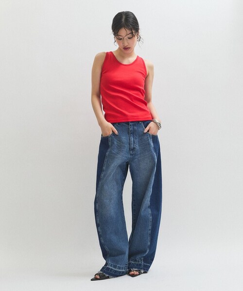 ADAM ET ROPE'(アダムエロペ)の「カップインサークルカットアメスリタンクトップ(タンクトップ・レディース・ブラック/レッド・F)」の6枚目の写真