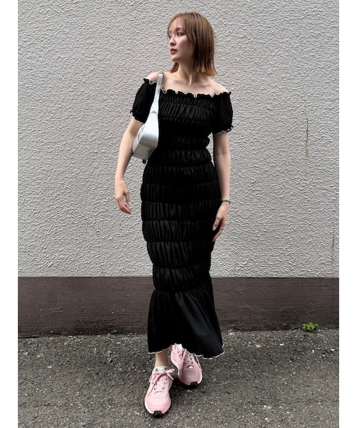 LAGUNAMOON（ラグナムーン）の「シャーリングカット3WAYワンピース（ワンピース・レディース・アイボリー/ブラック・S/M）」の3枚目の写真