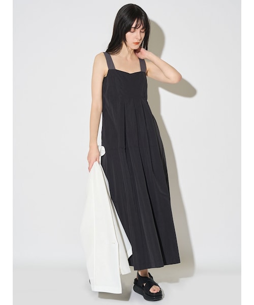 ELENDEEK(エレンディーク)の「BICOLOR STRAP OP(ワンピース・レディース・オフホワイト/ブラック・01/02)」の11枚目の写真