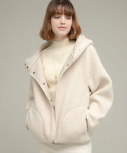URBAN RESEARCH Sonny Label（アーバンリサーチサニーレーベル）の「ムートンリバーシブルフーディーコート（ムートンコート・レディース・CCLxCCL/IVOxBEG/OFF×CAM・36/38）」の21枚目の写真