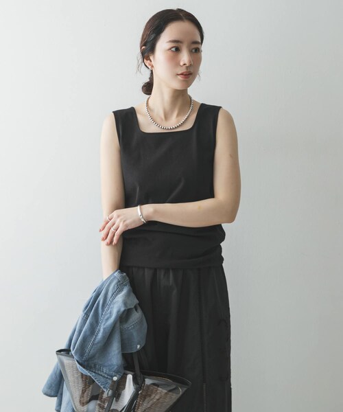 URBAN RESEARCH(アーバンリサーチ)の「スクエアネックタンクトップ(タンクトップ・レディース・WHITE/BLACK/BROWN・Free)」の17枚目の写真