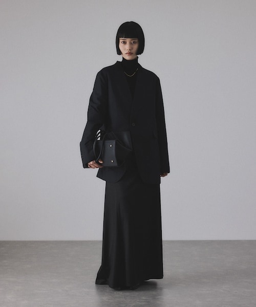 ADAM ET ROPE'（アダムエロペ）の「LIMONTAノーカラーダウンジャケット（ダウンジャケット/コート・レディース・ブラック/カーキ・F）」の6枚目の写真