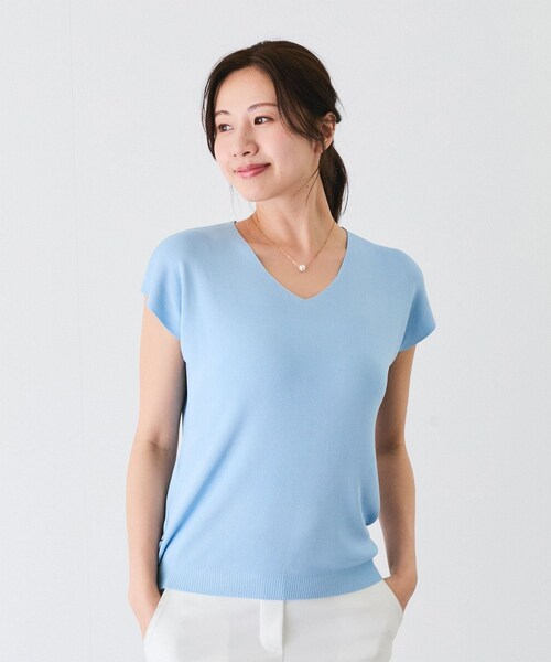 Jayro（ジャイロ）の「Vネックフレンチ袖ニット（ニット/セーター・レディース・ブラック/グレー/ベージュ/グリーン/ブルー/サックス/レッド/カラシ/オレンジ・F）」の6枚目の写真