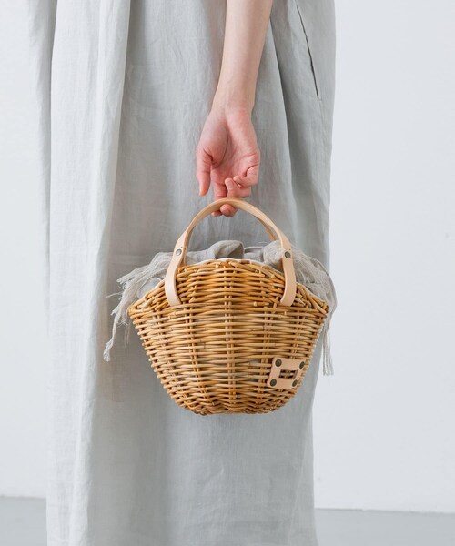 かぐれ（カグレ）の「eb.a.gos　ブルームバスケット　レザーハンドル（ハンドバッグ・レディース・BK/NA・FREE）」の8枚目の写真