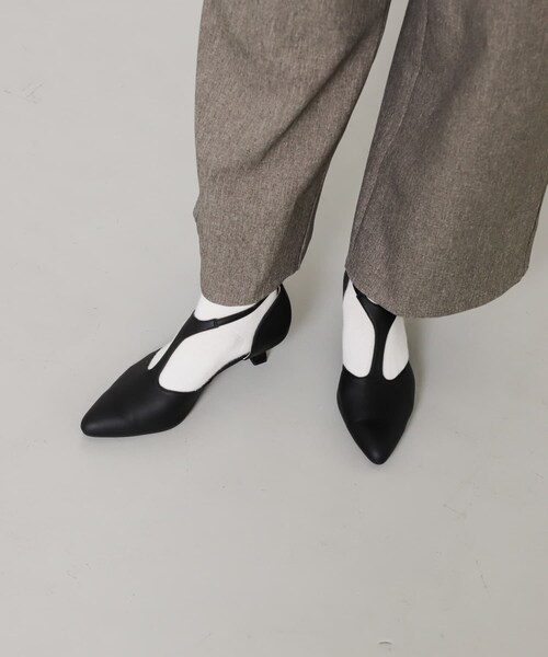 SENSE OF PLACE by URBAN RESEARCH(センスオブプレイスバイアーバンリサーチ)の「Tストラップパンプス(パンプス・レディース・BLACK/IVORY/SILVER・S/M/L)」の17枚目の写真