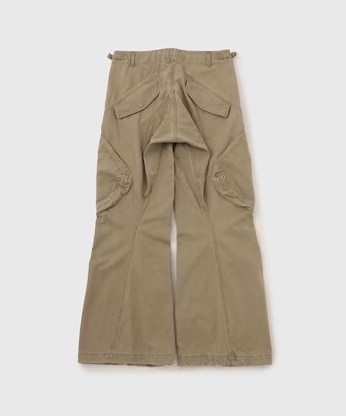 ADAM ET ROPE'(アダムエロペ)の「【NVRFRGT/ネヴァーフォーゲット】3D TWISTED CARGO PANTS(カーゴパンツ・メンズ・ブラック/ベージュ・1/2)」の14枚目の写真