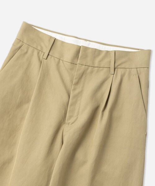 Saturdays NYC(サタデーズ ニューヨークシティ )の「Kim Pleated Pants | WOMEN(その他パンツ・レディース・ベージュ/ネイビー・L/M/S)」の9枚目の写真