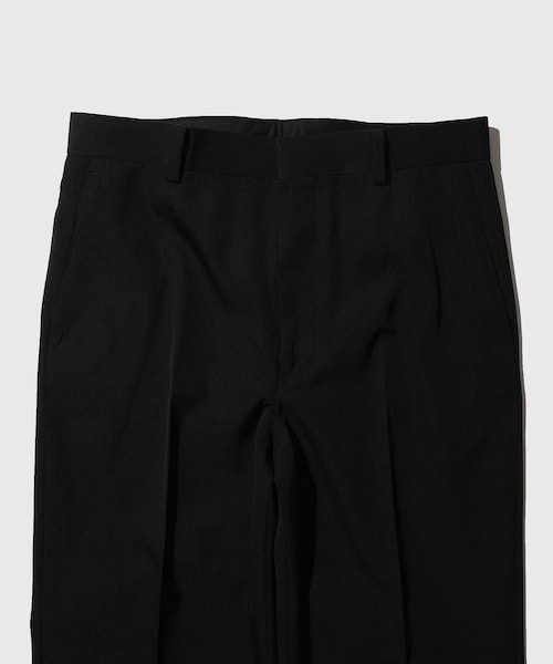 ADAM ET ROPE'(アダムエロペ)の「【AURALEE/オーラリー】LIGHT WOOL MAX GABARDINE SLACKS(スラックス・メンズ・ブラック/ダークブラウン・3/4/5)」の8枚目の写真