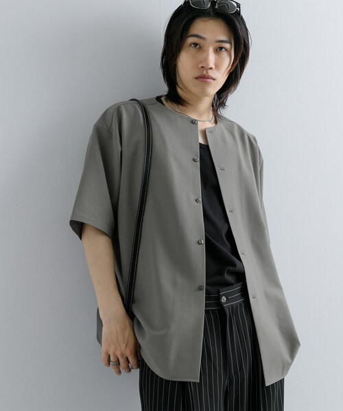 SENSE OF PLACE by URBAN RESEARCH(センスオブプレイスバイアーバンリサーチ)の「ノーカラーシャツ(5分袖)(シャツ/ブラウス・メンズ・GRAY/BEIGE/BLUE・S/M/L)」の8枚目の写真
