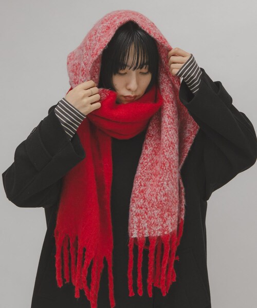 KBF（ケイビーエフ）の「ビッグフリンジバイカラーストール（マフラー・レディース・YELLOW/RED/BLACK・One）」の21枚目の写真